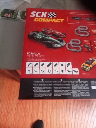 Scalextric Compact Formula Race to Win