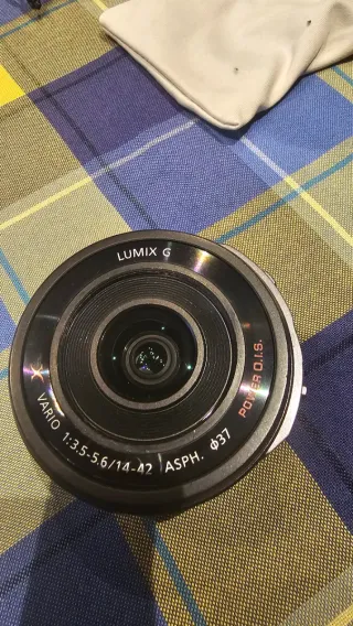 Objetivo Panasonic 14-42 PZ OIS