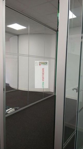 Local comercial en alquiler en Milán - Pumarín - Teatinos en Oviedo