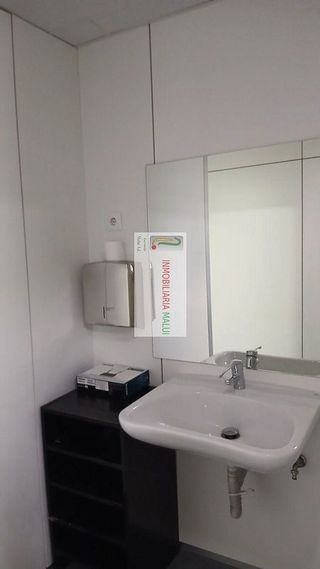 Local comercial en alquiler en Milán - Pumarín - Teatinos en Oviedo