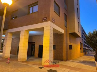 Garaje en venta en Portillejo - Valdegastea en Logroño