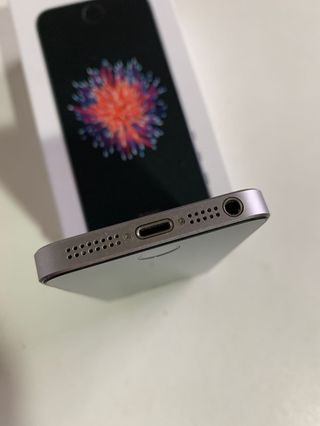 Apple iPhone SE 64 GB