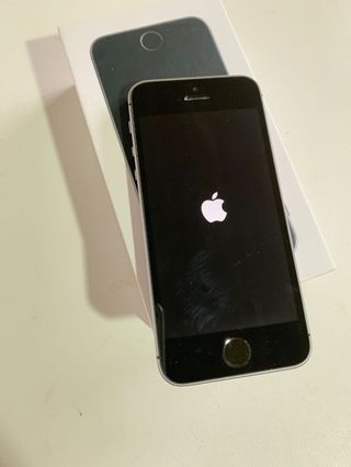 Apple iPhone SE 64 GB