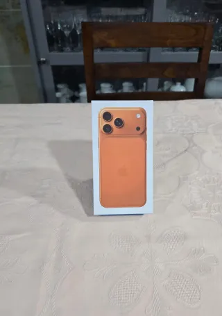Caja iPhone 17 PRO NARANJA