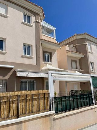 Casa adosada en venta en Bernabéu - Santa Pola Este en Santa Pola