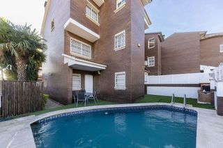 Casa adosada en alquiler en La Roureda en Viladecans