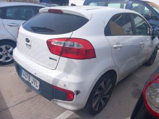 KIA Rio 2017 siniestro
