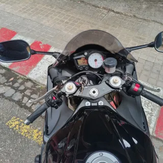 Yamaha YZF R6 Negra y Dorada