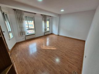Piso en alquiler en Delicias en Valladolid
