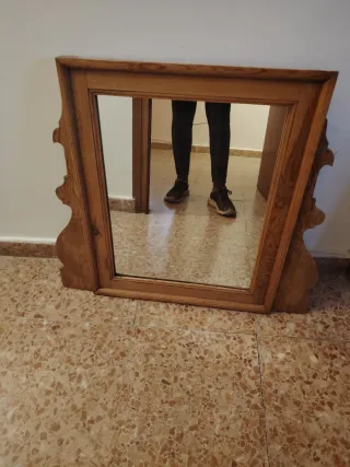 Cuadro rústico de madera con espejo