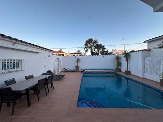 Casa adosada en alquiler en Empuriabrava en Castelló d´Empúries