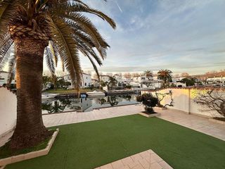 Casa adosada en alquiler en Empuriabrava en Castelló d´Empúries