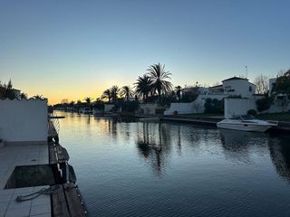 Casa adosada en alquiler en Empuriabrava en Castelló d´Empúries