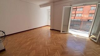 Piso en alquiler en Pº Zorrilla - Cuatro de Marzo en Valladolid