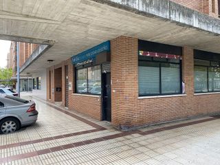 Local comercial en venta en Ermitagaña - Mendebaldea en Pamplona