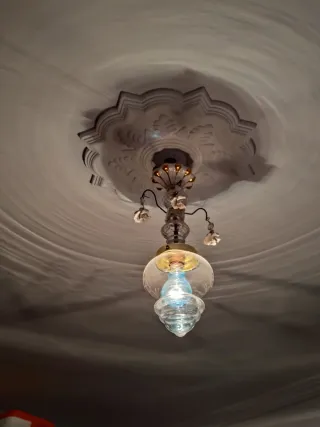 Lámpara antigua cristal y porcelana