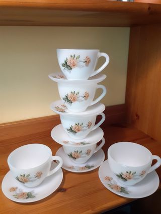 Juego 6 Tazas y Platos, diferentes.