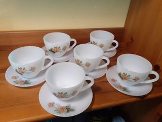 Juego 6 Tazas y Platos, diferentes.