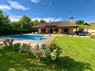 Chalet en venta en Cabanillas del Campo