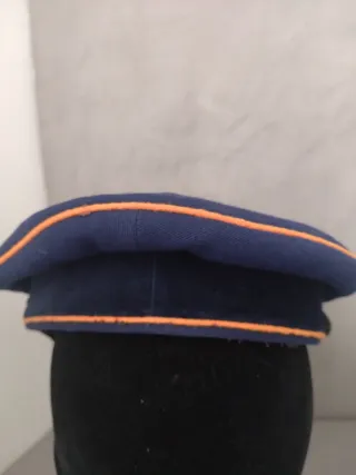 Gorra alemana con insignia