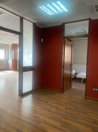 Oficina en alquiler en Sector Sur  - La Palmera - Reina Mercedes en Sevilla