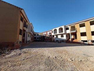 Casa adosada en venta en Tomelloso