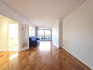 Piso en alquiler en Ermitagaña - Mendebaldea en Pamplona