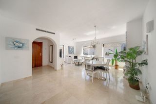 Dúplex en venta en Los Naranjos - Las Brisas en Marbella