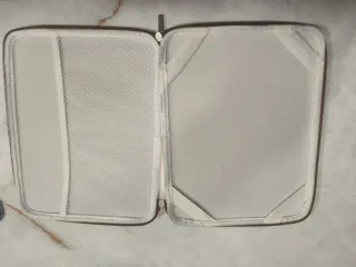 Funda para tablet con diseño de corcho