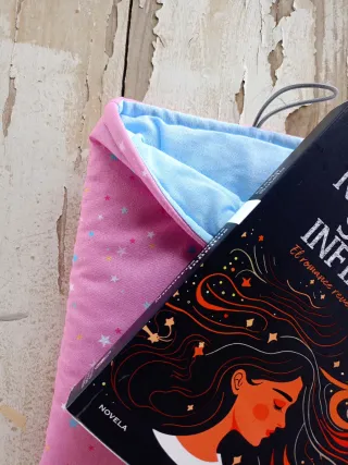 Funda para libro con estrellas