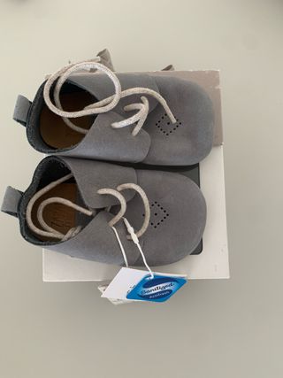 Zapatos Zara bebé T. 17/18 con etiqueta