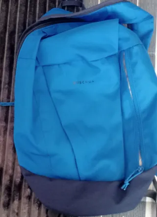 Mochila Quechua azul pequeña
