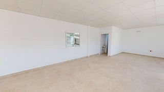 Nave industrial en venta en Renfe - Bulevar 1º y 2º Fase en Jaén