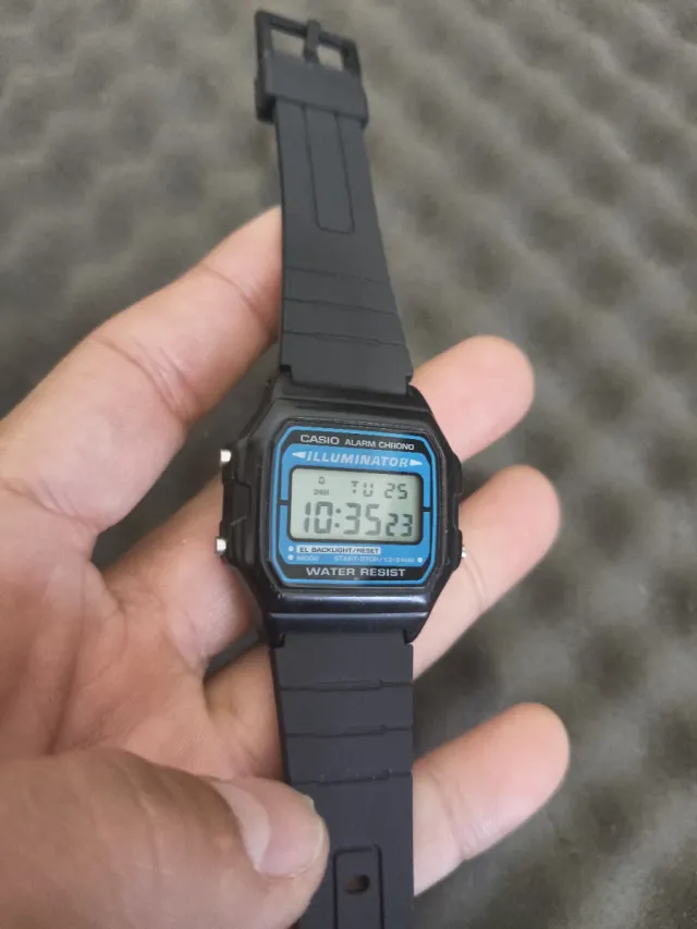 Casio Illuminator F-105