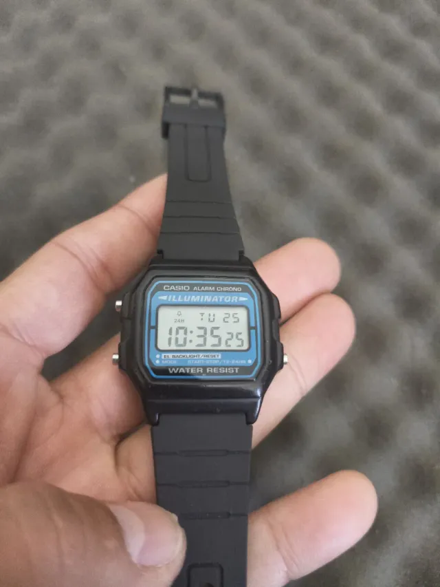 Casio Illuminator F-105