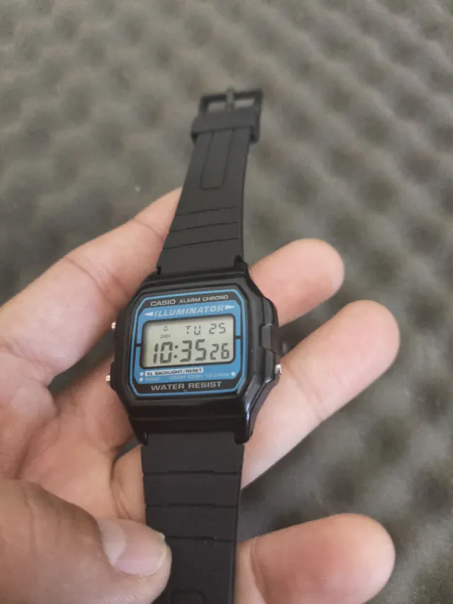 Casio Illuminator F-105