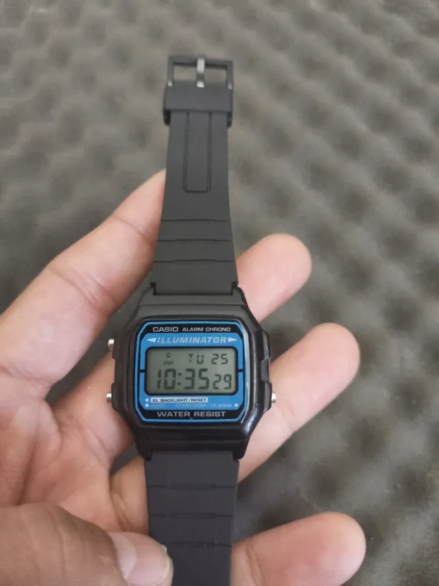 Casio Illuminator F-105