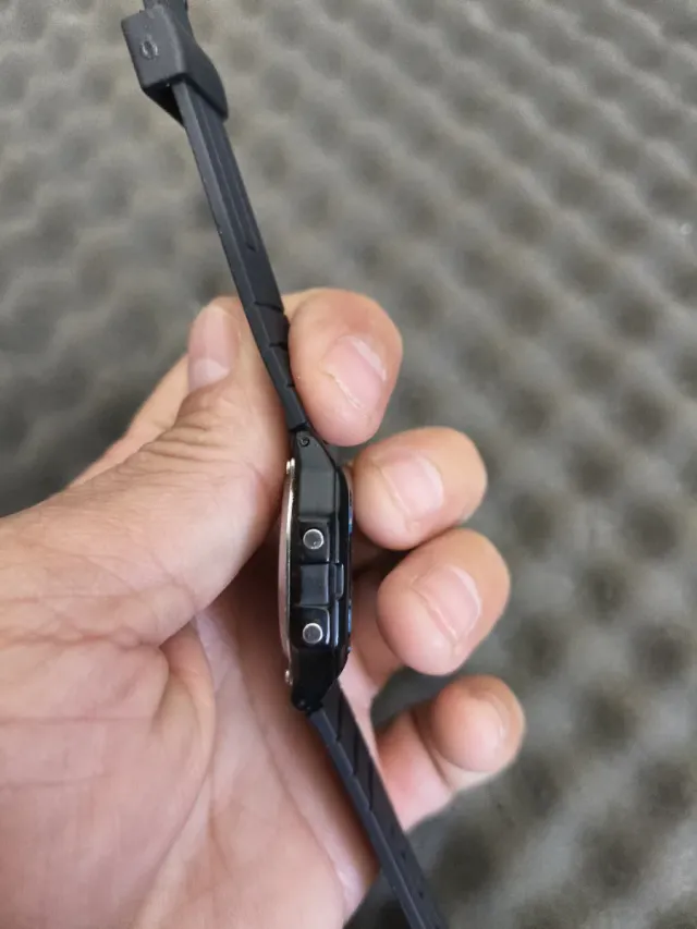 Casio Illuminator F-105