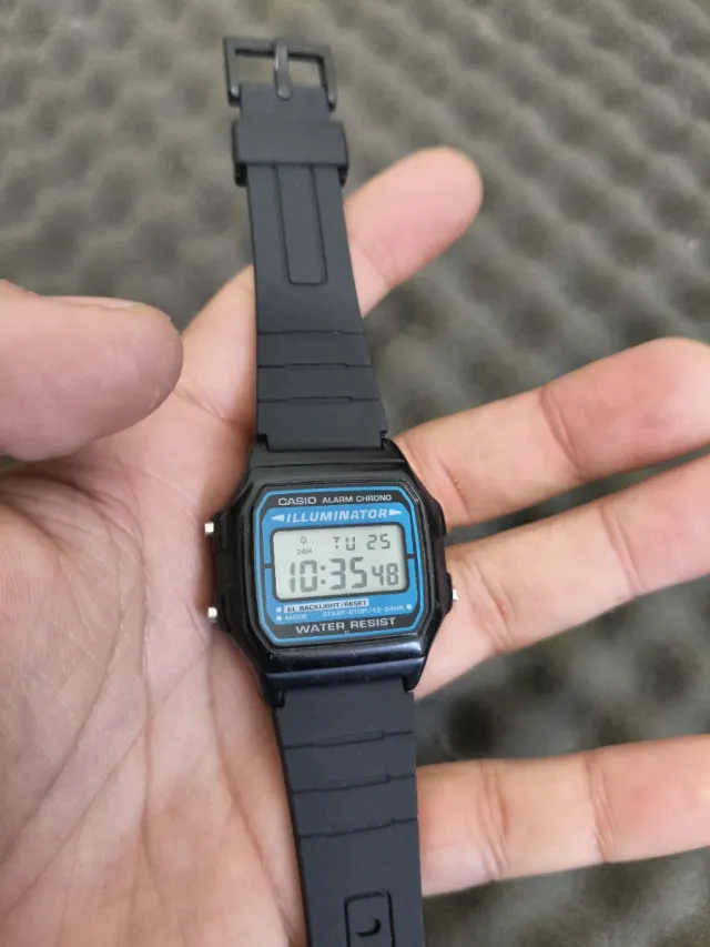 Casio Illuminator F-105