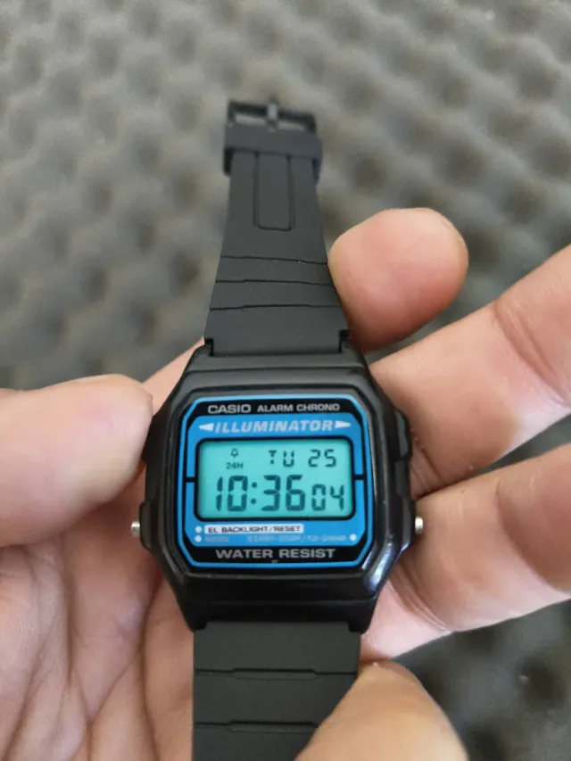 Casio Illuminator F-105