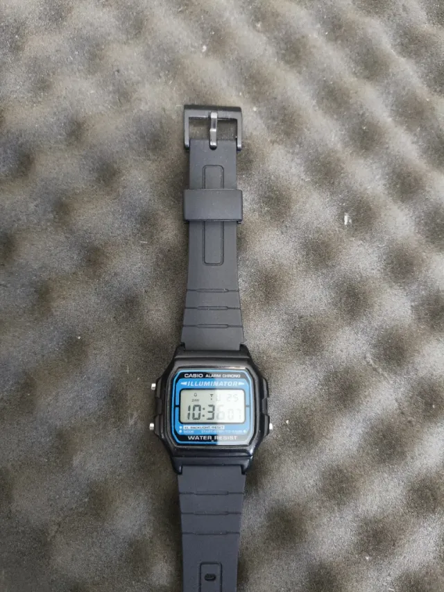 Casio Illuminator F-105