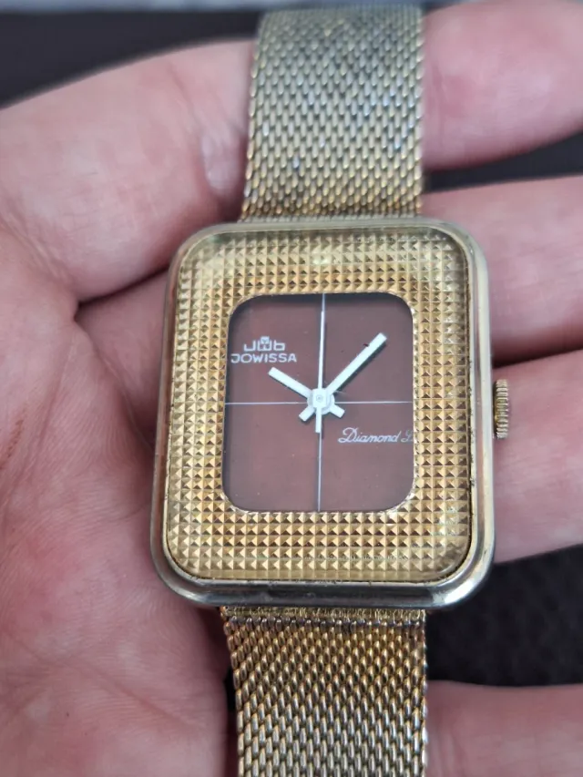 Reloj Jowissa Diamante Dorado.
