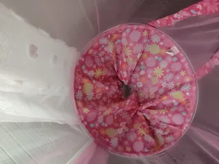 Mosquitera infantil rosa con estampado floral