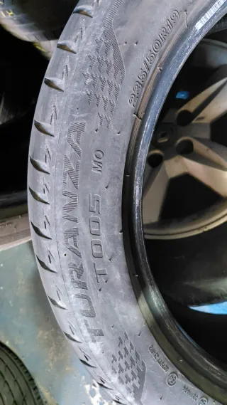 Neumático 235/50/19