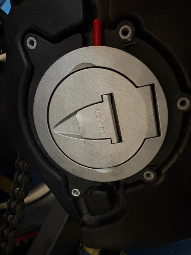 Clausor cerraduras Ducati Monster 696 Velocimetro