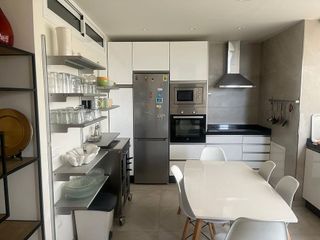 Ático en venta en Nueva Andalucía centro en Marbella