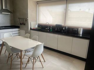 Ático en venta en Nueva Andalucía centro en Marbella