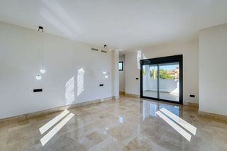 Chalet en alquiler en Los Naranjos - Las Brisas en Marbella