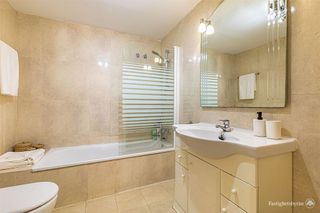 Piso en venta en Nueva Andalucía centro en Marbella