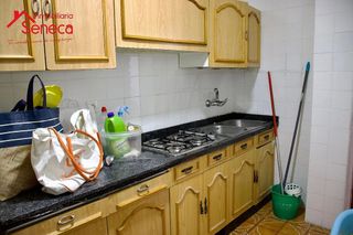 Piso en venta en Santa Rosa - Valdeolleros en Córdoba